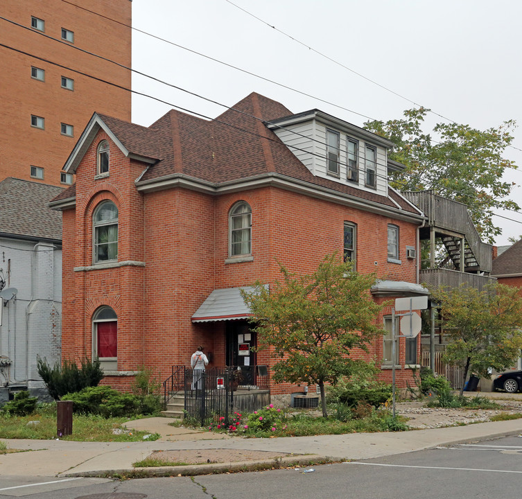 119 Wentworth St S in Hamilton, ON - Building Photo