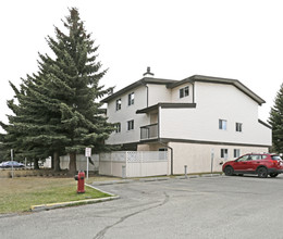 Greenmeadow Condominiums in Calgary, AB - Building Photo - Building Photo