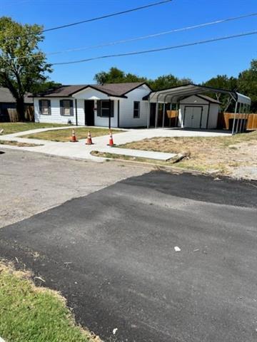 2804 Sayle St in Greenville, TX - Building Photo