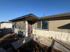 14703 Walters St in Corona, CA - Building Photo