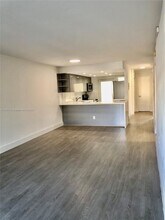 200 Galen Dr in Key Biscayne, FL - Building Photo - Building Photo