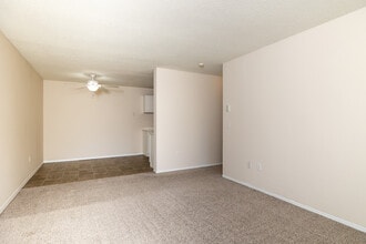 VICTORIA ESTATES in Sioux Falls, SD - Building Photo - Interior Photo