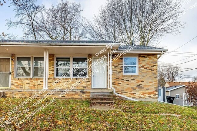 property at 312 NE Trilein Dr