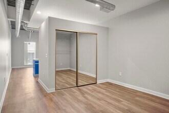 Sleek Lofts in Denver, CO - Foto de edificio - Building Photo
