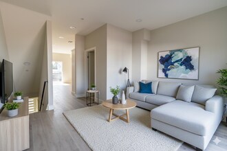 5134 Riverton Ave in Los Angeles, CA - Building Photo - Building Photo