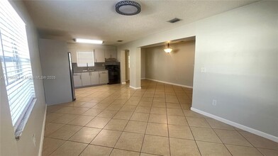 11240 SW 5th Terrace-Unit -1 in Miami, FL - Building Photo - Building Photo