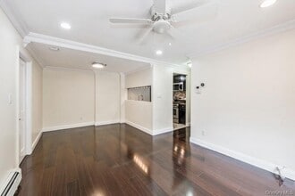 141-16 84th Dr in Queens, NY - Building Photo - Building Photo