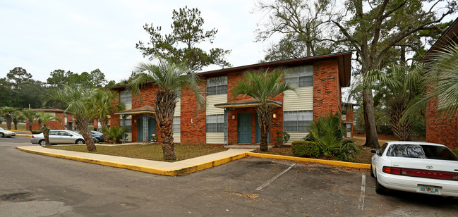 Rockbrook Garden Apartments in Tallahassee, FL - Building Photo - Building Photo