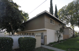 5193 Canoga St Apartments