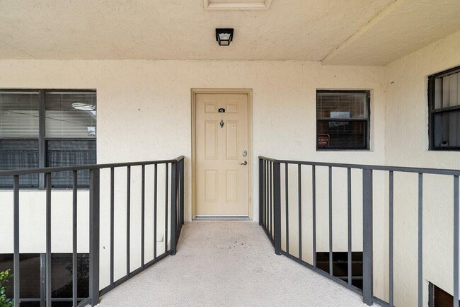 1480 Windorah Way in Royal Palm Beach, FL - Building Photo - Building Photo