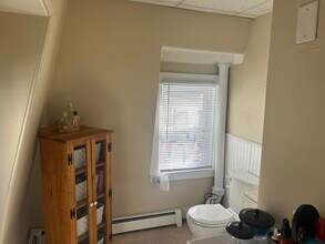 35 Grove St in Rochester, NH - Building Photo - Building Photo