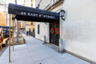 45 E 9th St in New York, NY - Building Photo - Building Photo