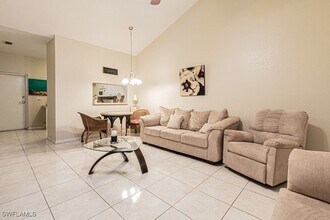 8416 Bernwood Cove Loop, Unit 1602 in Ft. Myers, FL - Foto de edificio - Building Photo