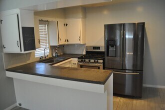 1073 S Lincoln Ave in El Cajon, CA - Building Photo - Building Photo