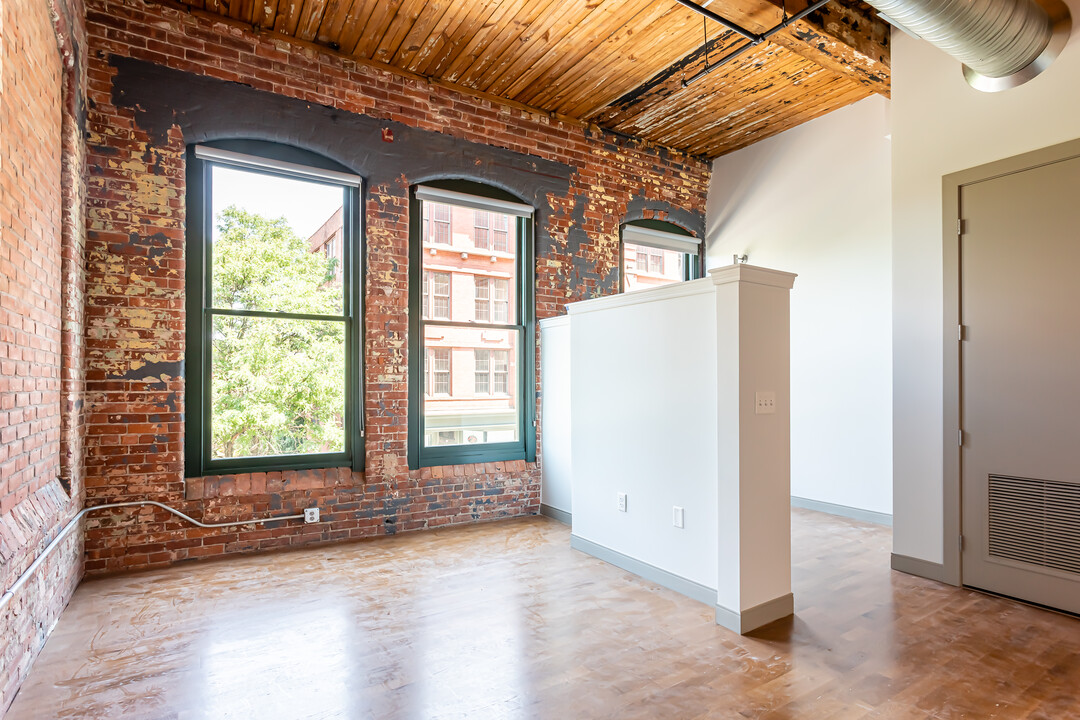 The Hartford Carriage House in Hartford, CT - Building Photo