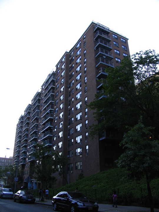 Adelphia House in Bronx, NY - Building Photo