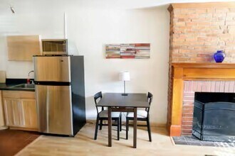 18 8th St NE, Unit Capitol Hill Basement Apt in Washington, DC - Building Photo - Building Photo