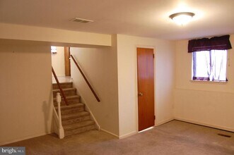 979 Glasgow St in Stowe, PA - Building Photo - Building Photo