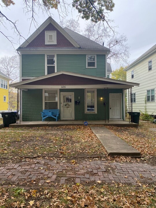 105 SW Buchanan St in Topeka, KS - Building Photo