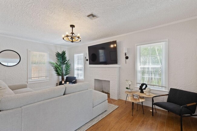209 Lytton Ct in West Palm Beach, FL - Building Photo - Building Photo
