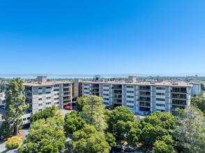 Top of the Mounds in San Mateo, CA - Building Photo - Building Photo