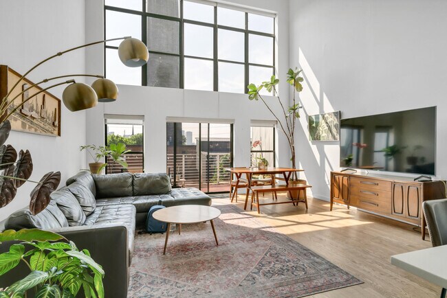 1352 Rosa L Parks Blvd in Nashville, TN - Building Photo - Building Photo