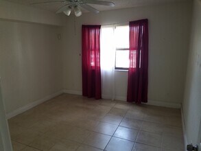 570 S Park Rd, Unit 6-16 in Hollywood, FL - Building Photo - Building Photo