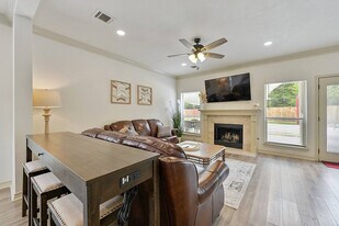 6206 Cromwell Ct in Bryan, TX - Building Photo