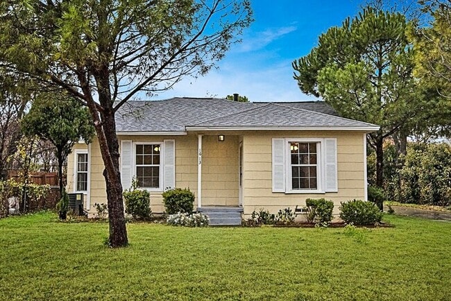property at 1613 M Pl
