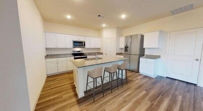 15043 Ronan Dr in Montgomery, TX - Building Photo - Building Photo