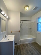 743 Academy St-Unit -UNIT 2 in Kalamazoo, MI - Building Photo - Building Photo