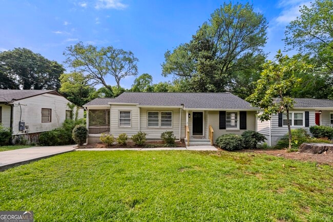 property at 990 Lindridge Dr NE