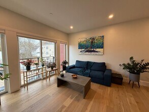 21 Glen Rd, Unit 15 in Boston, MA - Building Photo - Building Photo