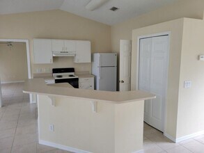 8455 103rd Ct in Vero Beach, FL - Building Photo - Building Photo