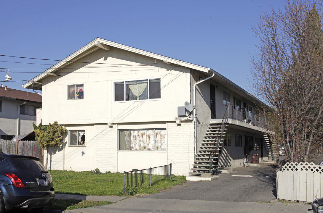 27100 Manon Ave in Hayward, CA - Building Photo