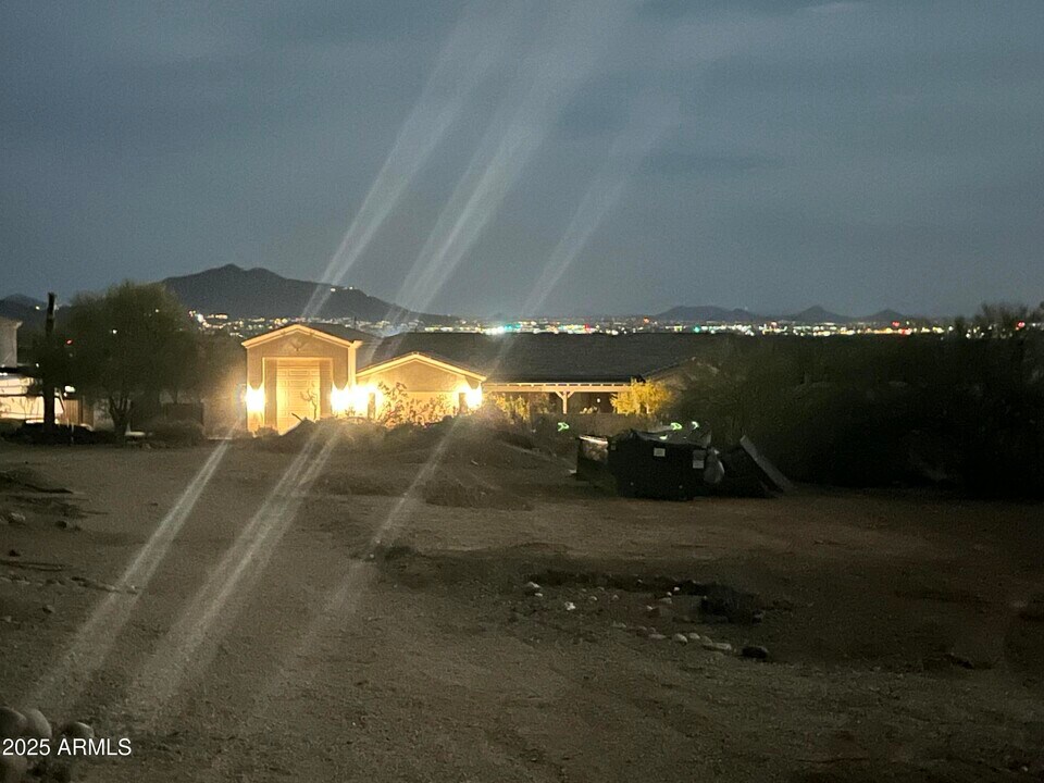 34047 N 10th St in Phoenix, AZ - Building Photo