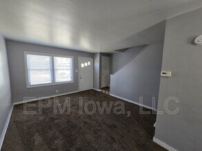 237 Madison St in Waterloo, IA - Building Photo - Building Photo