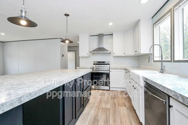 property at 112 Maudie Ln