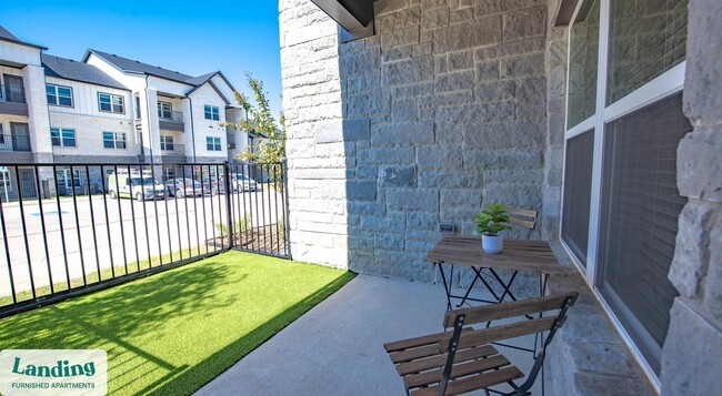 261 Heritage Hls, Unit H206.1409124 in Venus, TX - Building Photo - Building Photo