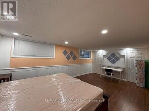 16 Milne Ln in Markham, ON - Building Photo - Building Photo