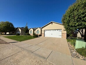 6817 Dunsmore Rd in Rapid City, SD - Building Photo - Building Photo