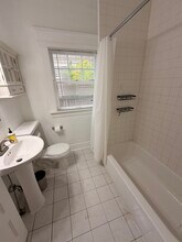 1316 Northeast Killingsworth Street in Portland, OR - Foto de edificio - Building Photo