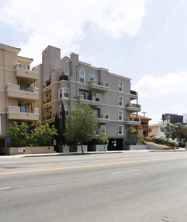 616 S Wilton Pl in Los Angeles, CA - Foto de edificio - Building Photo