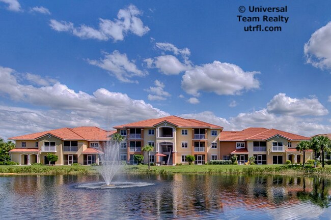13141 Bella Casa Cir in Ft. Myers, FL - Foto de edificio - Building Photo