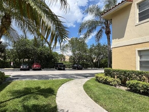 1241 SW 46th Ave in Pompano Beach, FL - Foto de edificio - Building Photo