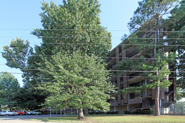 Oakview in North Little Rock, AR - Building Photo - Building Photo