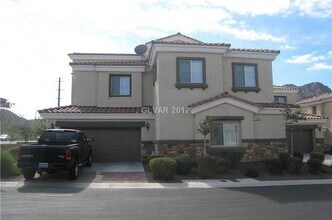 1088 Moonlit Oasis Ln in Henderson, NV - Foto de edificio - Building Photo