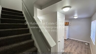 909 Vincent Ct in Lansing, MI - Building Photo - Building Photo