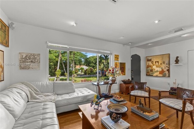 70 NE 97th St in Miami Shores, FL - Building Photo - Building Photo