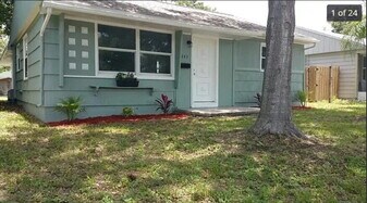 5243 5th Ave N in St. Petersburg, FL - Building Photo